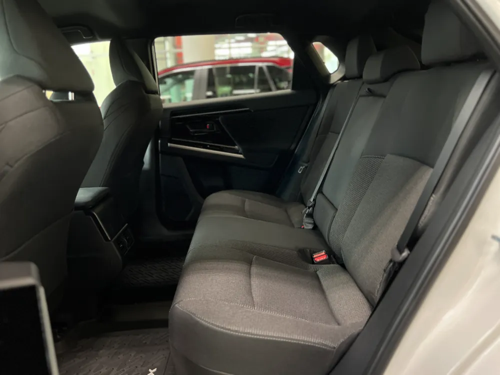 2023 toyota bz4x le fwd white 22